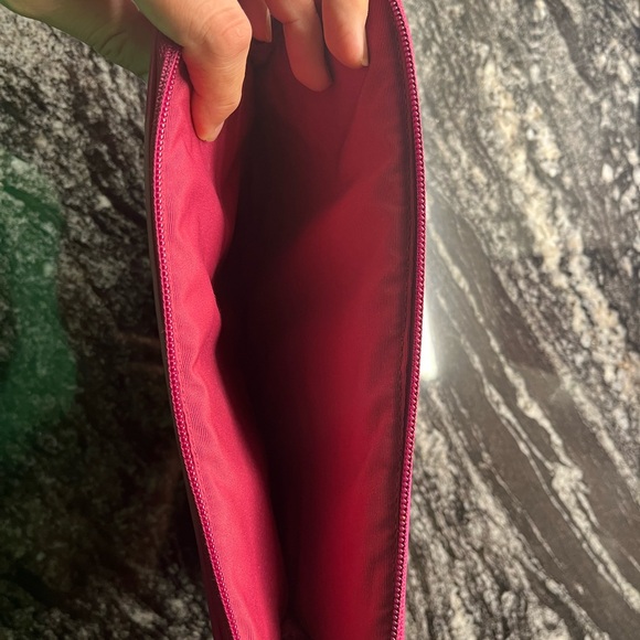 Coach tablet holder - Picture 3 of 3